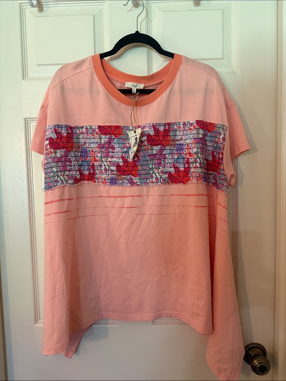 easel Coral Pink Sharkbite Short Sleeve Top with Floral Panel